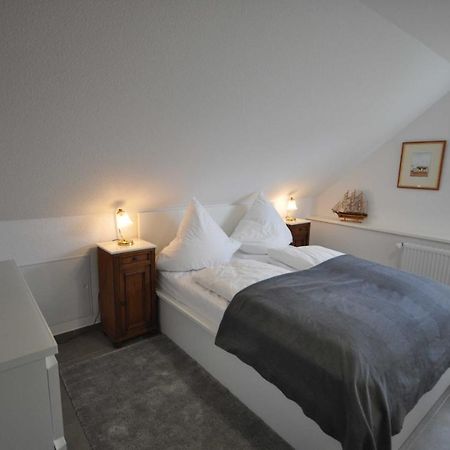 Nr 28 - Ferienwohnung Am Yachthafen Harlesiel Bagian luar foto