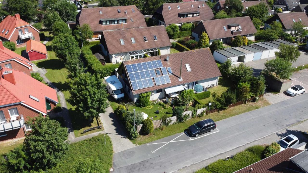 Nr 28 - Ferienwohnung Am Yachthafen Harlesiel Bagian luar foto